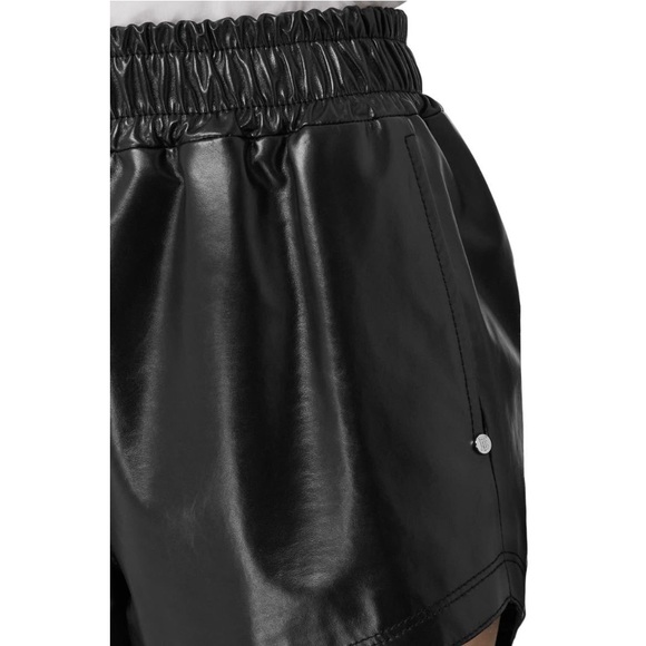 NWT💕BURBERRY Carol Leather Pull-On Shorts Size US 8 - Picture 3 of 15
